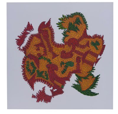 Slow Motion Sand - Bunte abstrakte Muster in Orange, Rot und Grün auf hellem Hintergrund.